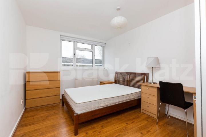 Well presented maisonette located on the borders of Camden and Islington  Blundell Street, Islington